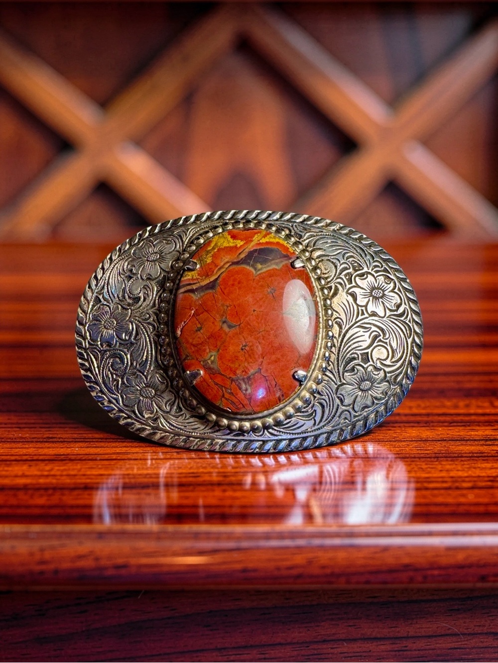 Belt buckle with a large beautiful genuine red /rust agate,vintage piece ♥️😊